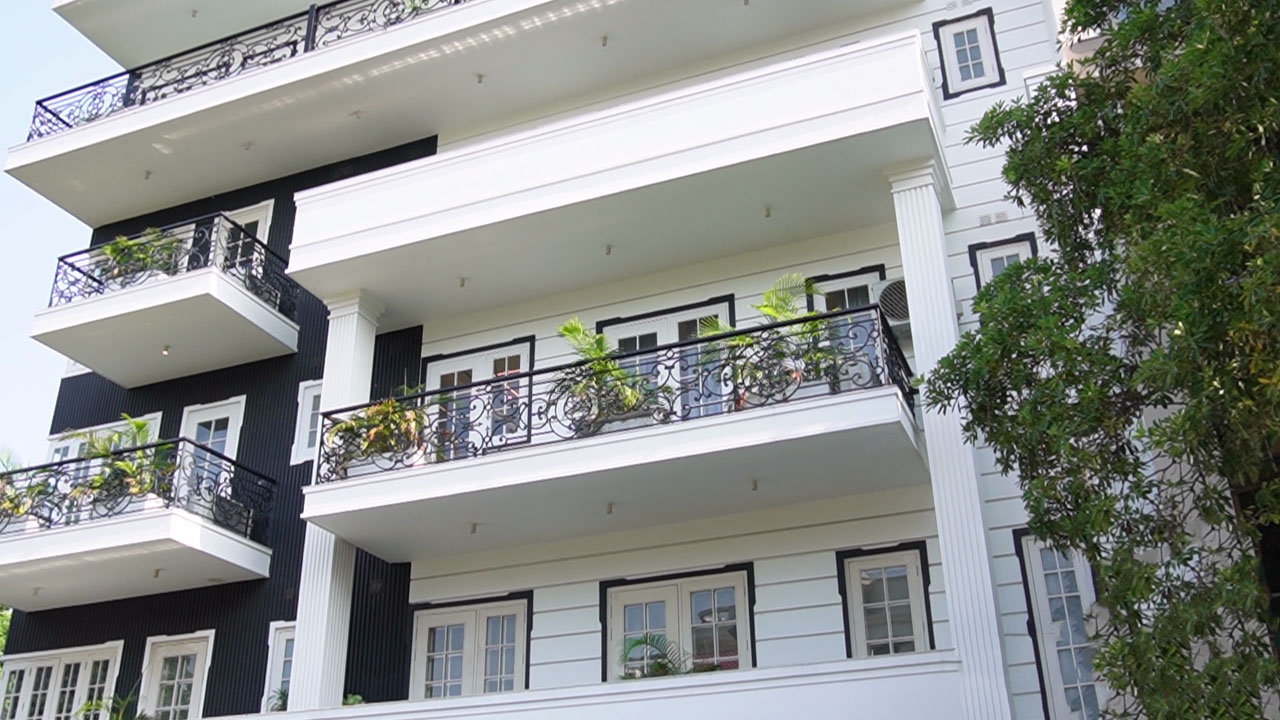 Luxury East Facing 4 BHK Builder Floor with Puja Room